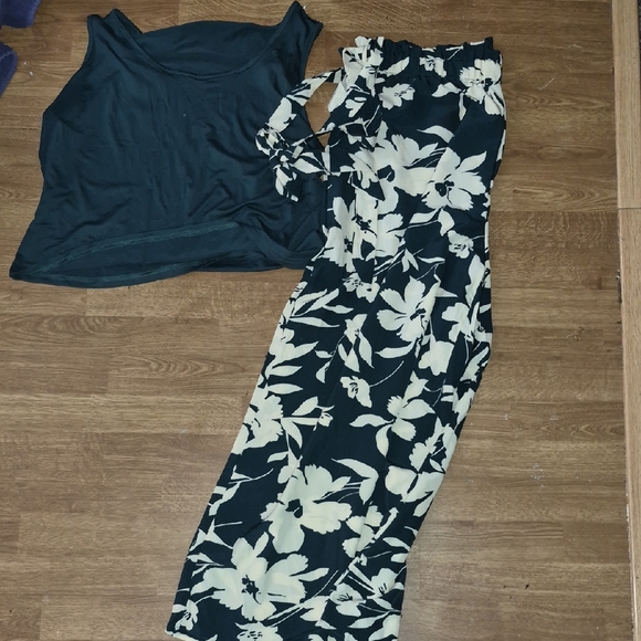 SHEIN Pants - Emerald Tank And Wide Leg Pants Set